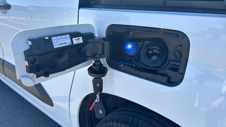 Peugeot Partner Standard Diesel 1.5 BlueHDi 100 Professional Van